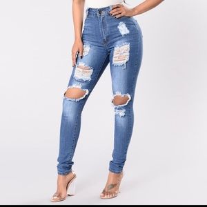 2/30$ Blue skinny distressed jeans